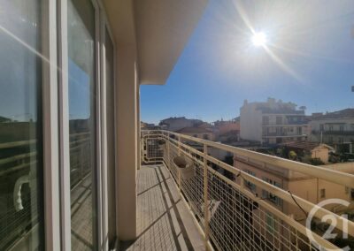 Balkon met uitzicht van appartement in Golfe Juan
